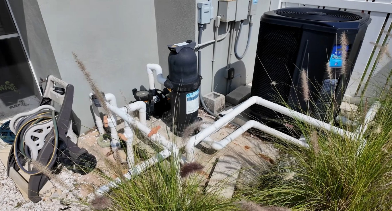 Pool filter cleaning and replacement in Pasadena, CA